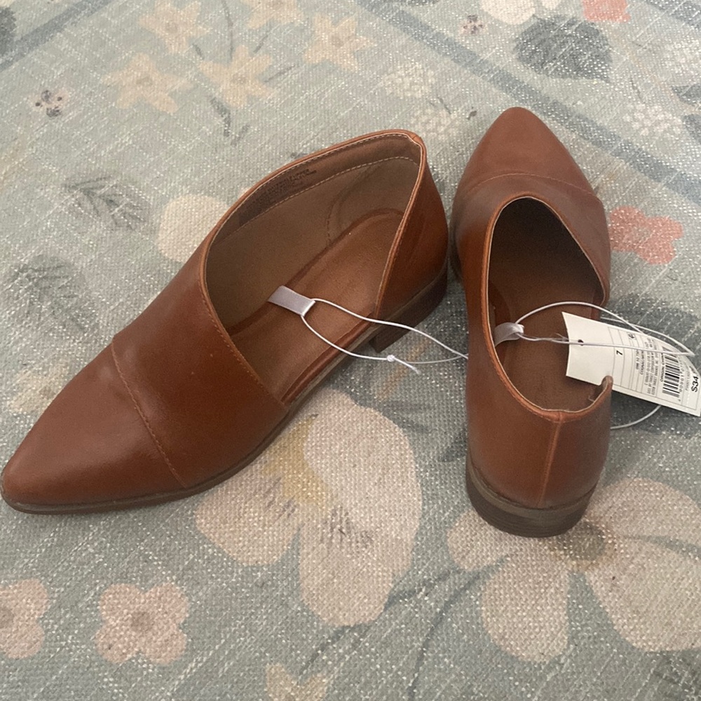 NWT! Universal Thread Cognac Wenda cutout booties
